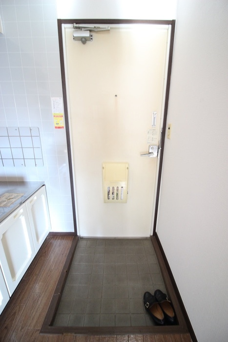 玄関 オ－クレジデンス