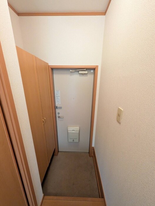 玄関 アンソレイユサカシタＣ棟