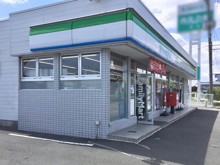 ファミリーマート 若林中倉店(コンビニ)まで190m kankuro中倉