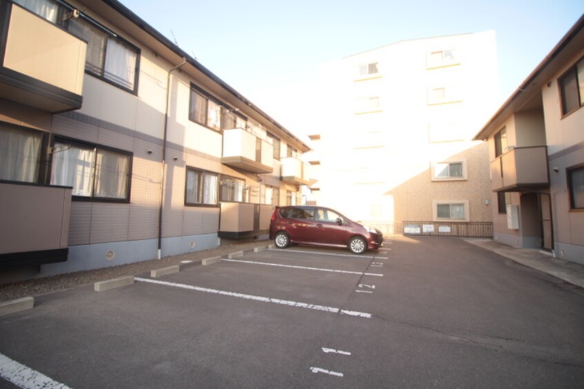 駐車場 ロイヤルビレッジＹｓⅤ