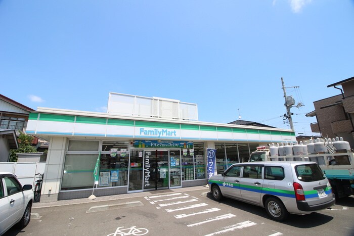 ファミリーマート萩野町4丁目店(コンビニ)まで90m アスコット萩野町