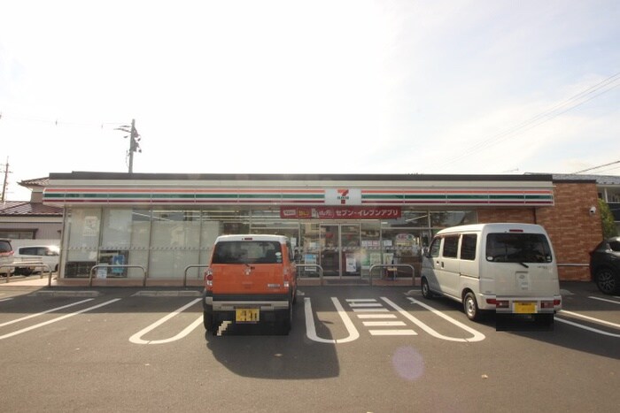 セブン-イレブン 宮城吉岡店(コンビニ)まで800m リエールⅠ