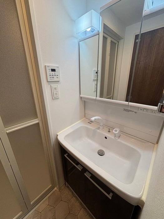 洗面 ﾙｱｰﾅ･ｴｰﾙ･ﾚｼﾞﾃﾞﾝｽ卸町