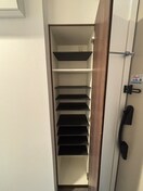 靴箱 ﾙｱｰﾅ･ｴｰﾙ･ﾚｼﾞﾃﾞﾝｽ卸町