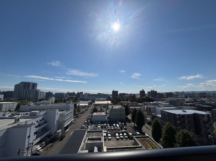 室内からの展望 ﾙｱｰﾅ･ｴｰﾙ･ﾚｼﾞﾃﾞﾝｽ卸町