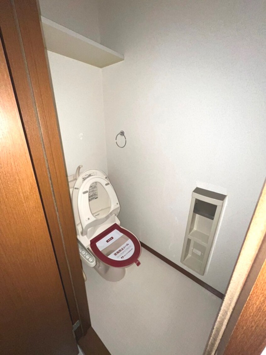 トイレ ﾌｫｰｼｰｽﾞﾝｽﾞｶﾞｰﾃﾞﾝ　ﾉｳｽ