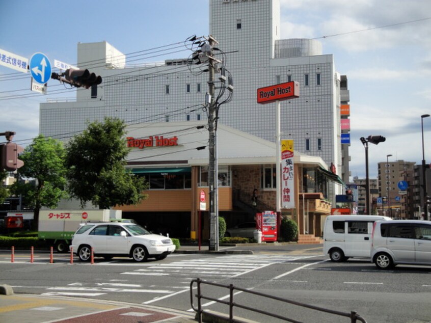 ロイヤルホスト三篠店(その他飲食（ファミレスなど）)まで310m アポロビル