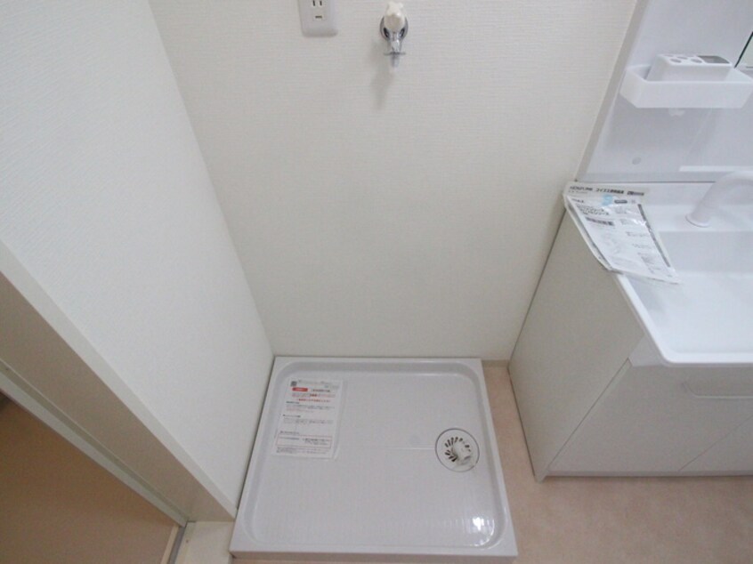 洗濯機置場 カルチェ堀田