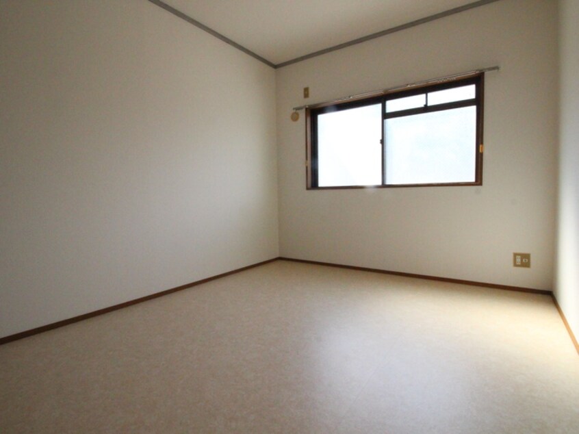 居室 カルチェ堀田