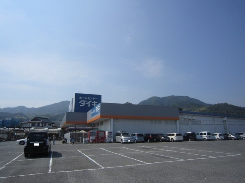 DCM 祇園店(電気量販店/ホームセンター)まで1040m サンヴィレッジ宝谷