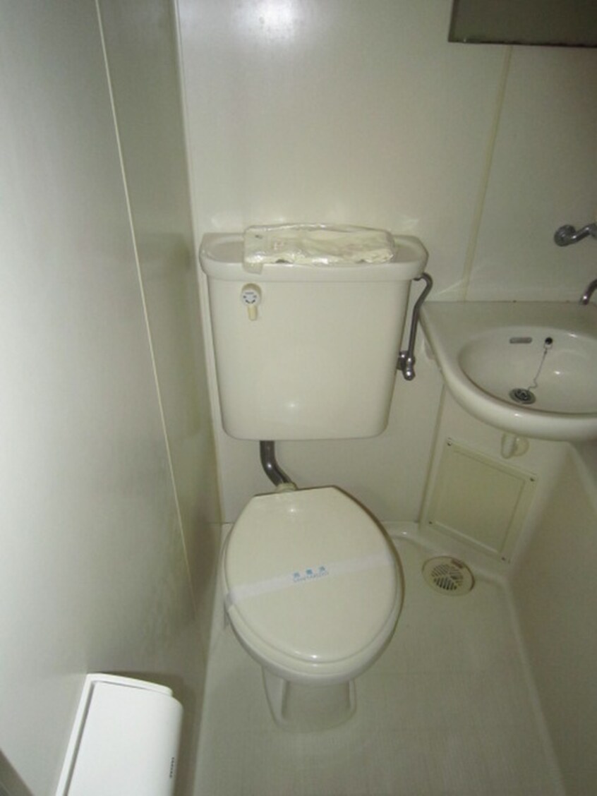 トイレ リバ－ジュ山下