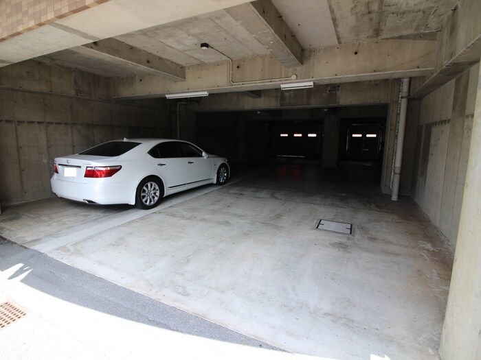 駐車場 マ－キュリ－シティ－壱番館