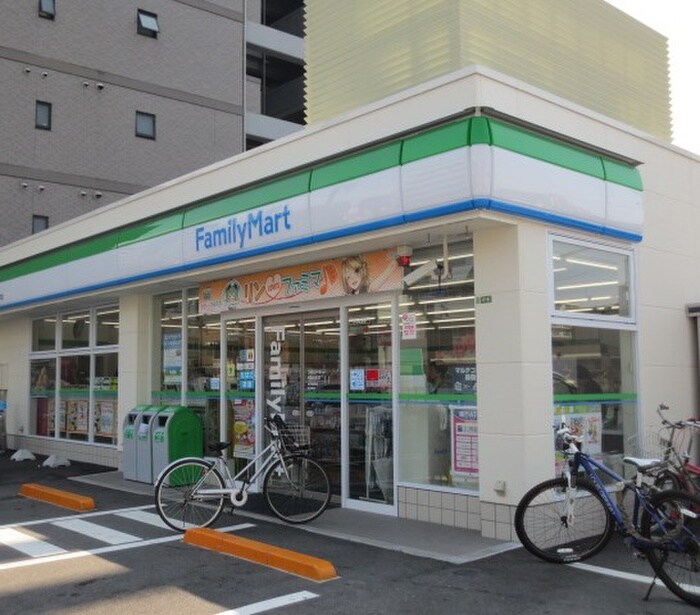 ファミリーマート 東雲本町店(コンビニ)まで190m Ｄｅｒ　Ｇｌａｎｚ．Ｙ２東雲