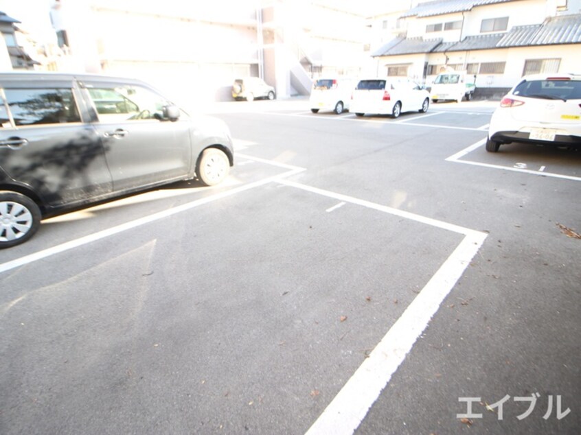 駐車場 パティシエ－ル吉川Ⅱ