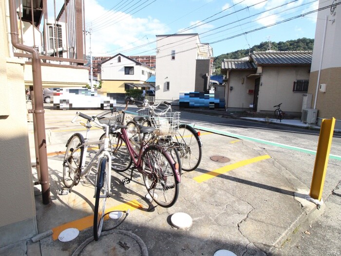 駐輪場 東海荘