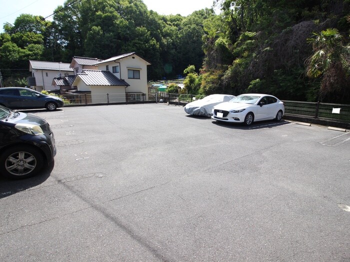 駐車場 若草コ－ポ山縣