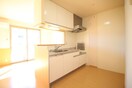 キッチン ＣＯＺＹ　ＣＯＵＲＴ　Ｂ