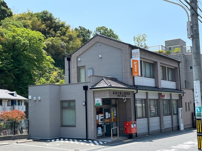 己斐上郵便局(郵便局)まで750m ＣＯＺＹ　ＣＯＵＲＴ　Ｂ