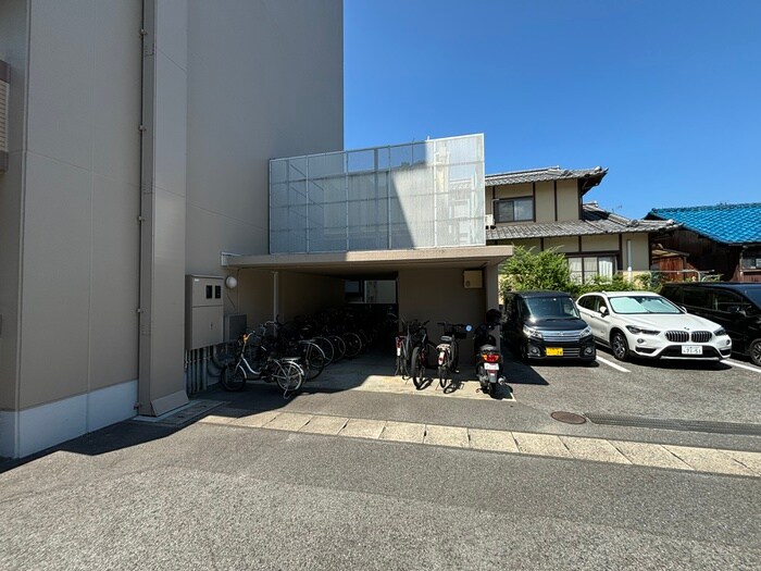 駐輪場 マルベリーヒルズ