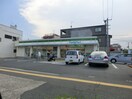 ファミリーマート 吉島町店(コンビニ)まで80m メゾン羽衣