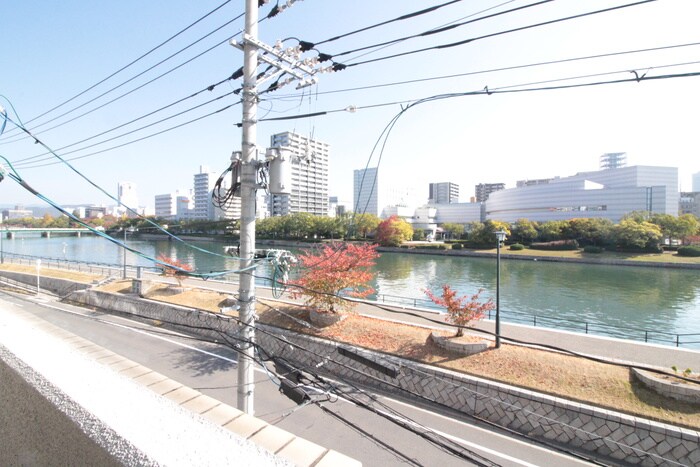 室内からの展望 ホームズヤマグチ