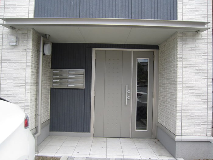 エントランス部分 ストゥ－ディオ雅Ａ棟