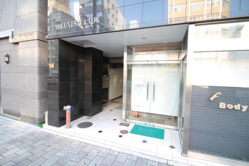 エントランス部分 ＬＵＸＥＳ富士見町