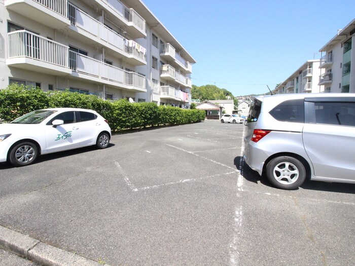 駐車場 宮ノ岸共同住宅２号棟