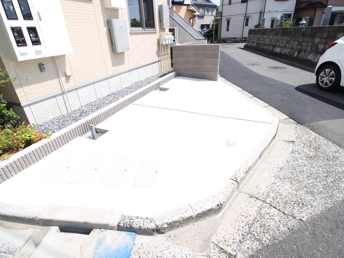 駐車場 ヒルズ新宮苑