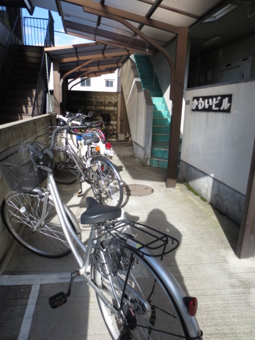 駐輪場 かわいビル