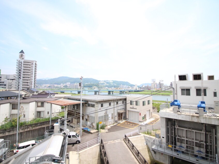 室内からの展望 かわいビル