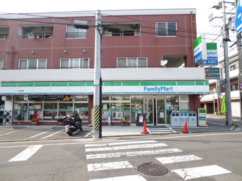 ファミリーマート 古江西店(コンビニ)まで720m 河原マンション