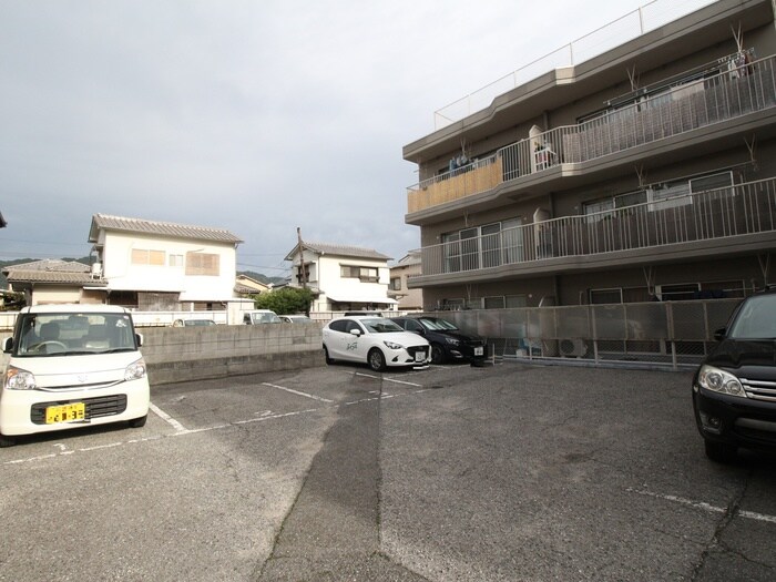 駐車場 芳寿園ビル