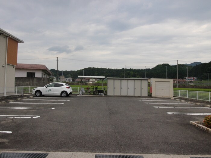 駐車場 プラシード壱番館