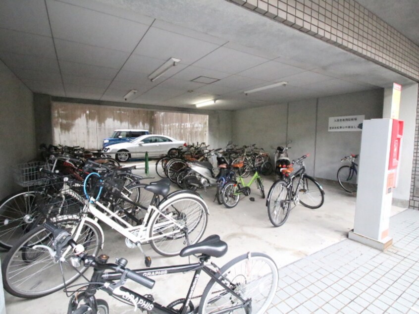 駐輪場 広島畳材６ビル