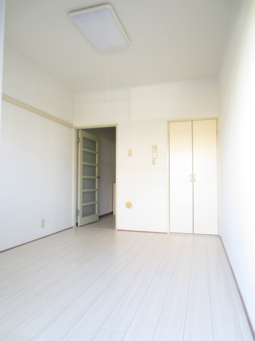 居室 ジャルダン皆賀