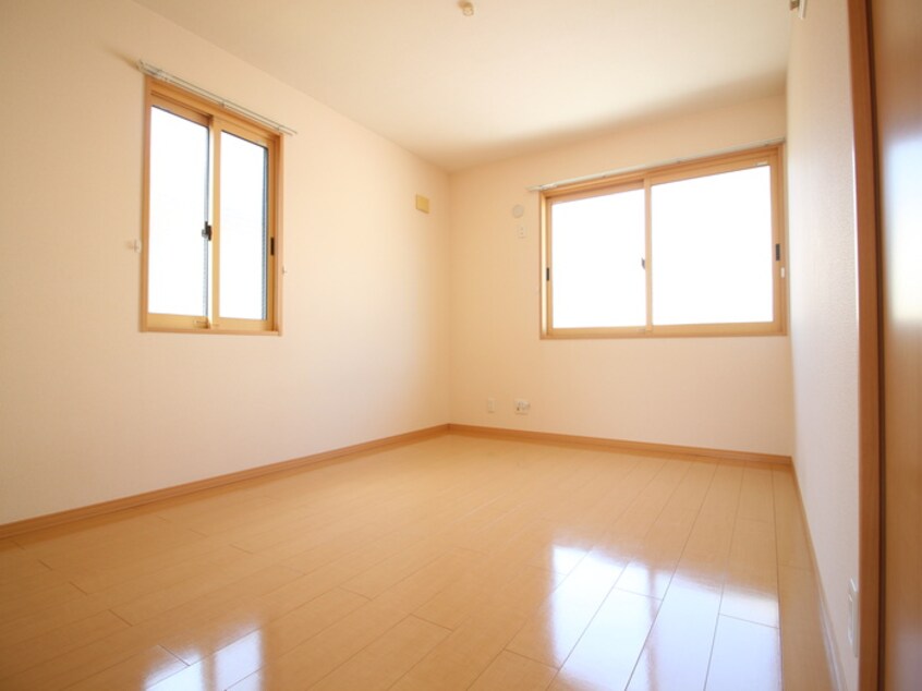 居室 ロ－ズコ－トＫＡＲＥＮ