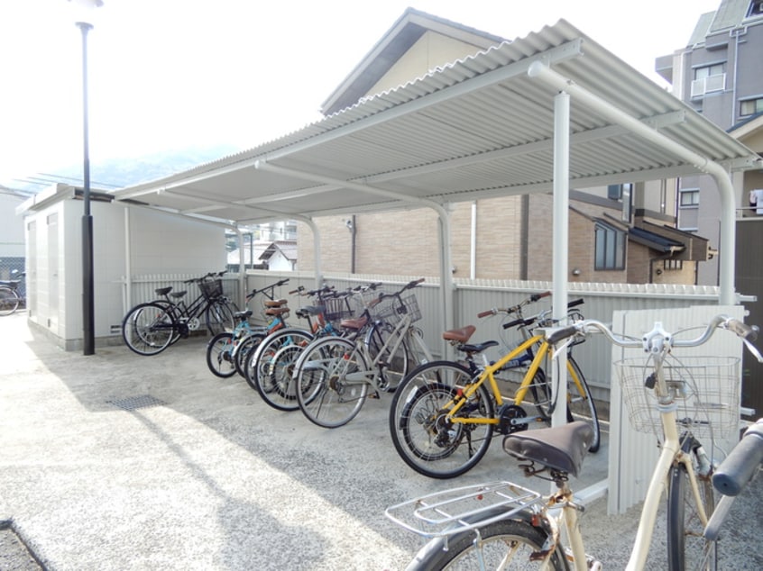 駐輪場 コーポカズタ