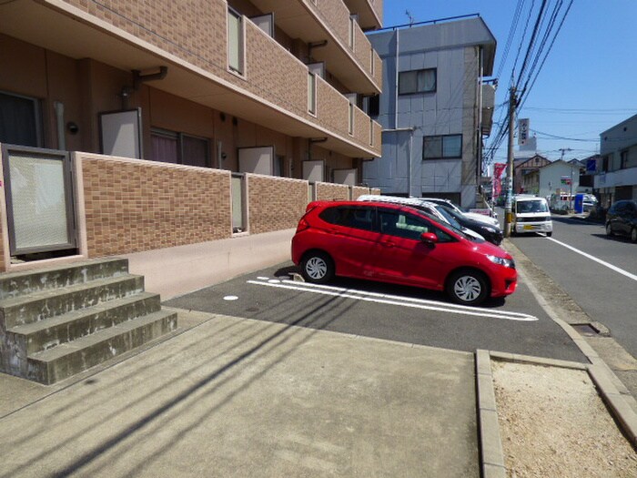 駐車場 グランジュネッス