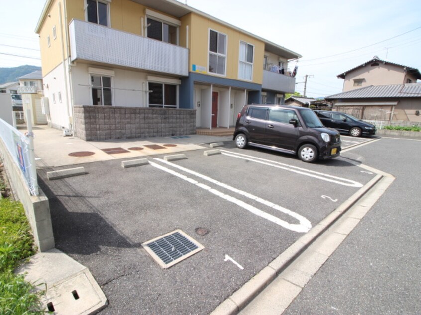 駐車場 フロ－ラルあや