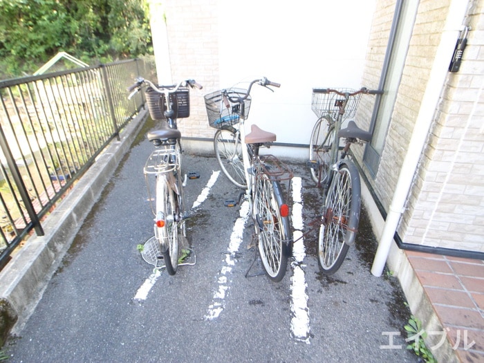 駐輪場 ルームサンコート