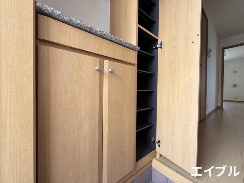 靴箱 メゾンドリリ－