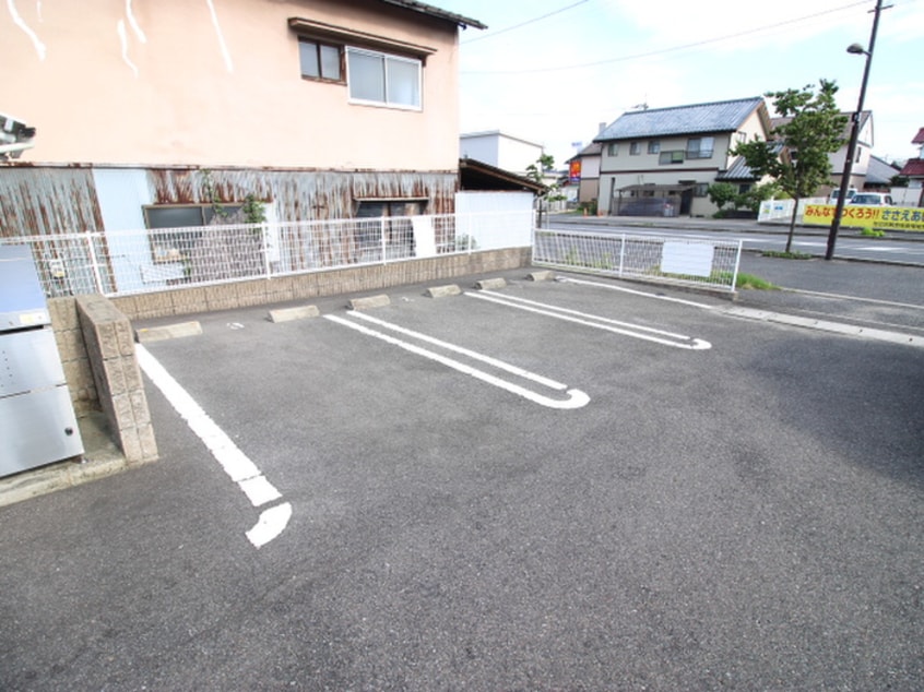 駐車場 シャン・ド・フル－ル・タマキ