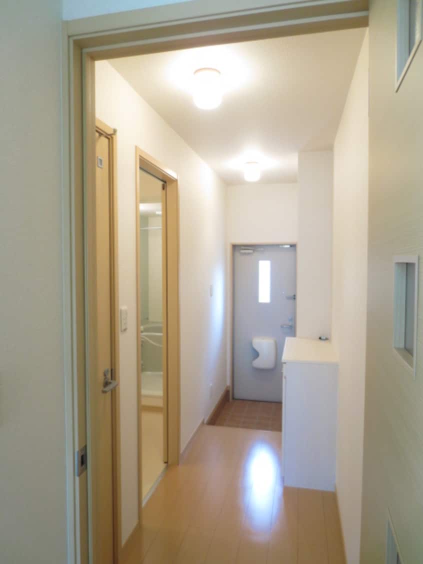 廊下 シャン・ド・フル－ル・タマキ