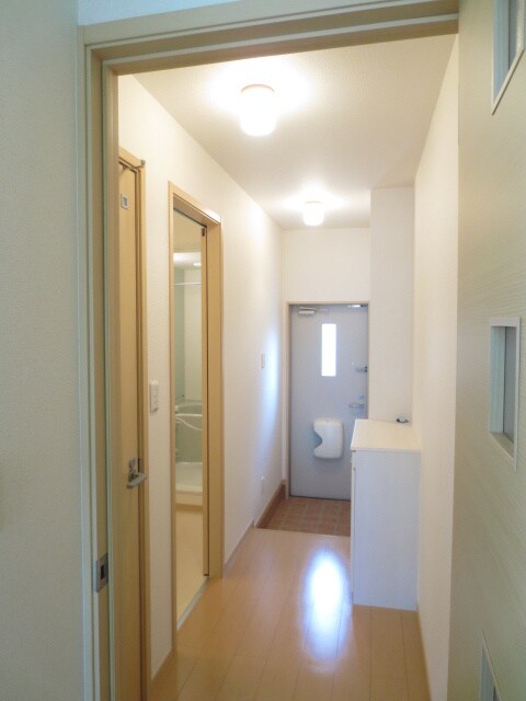 廊下 シャン・ド・フル－ル・タマキ