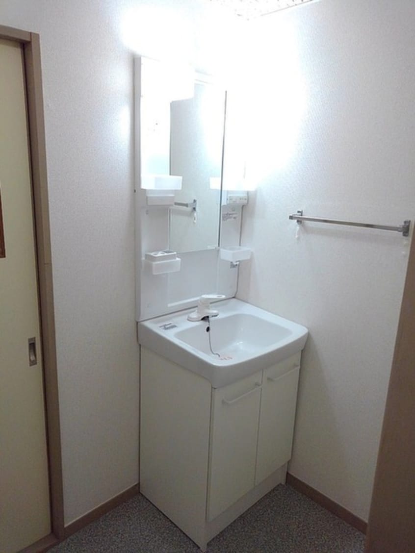 洗面 エルディム落合南Ｂ棟