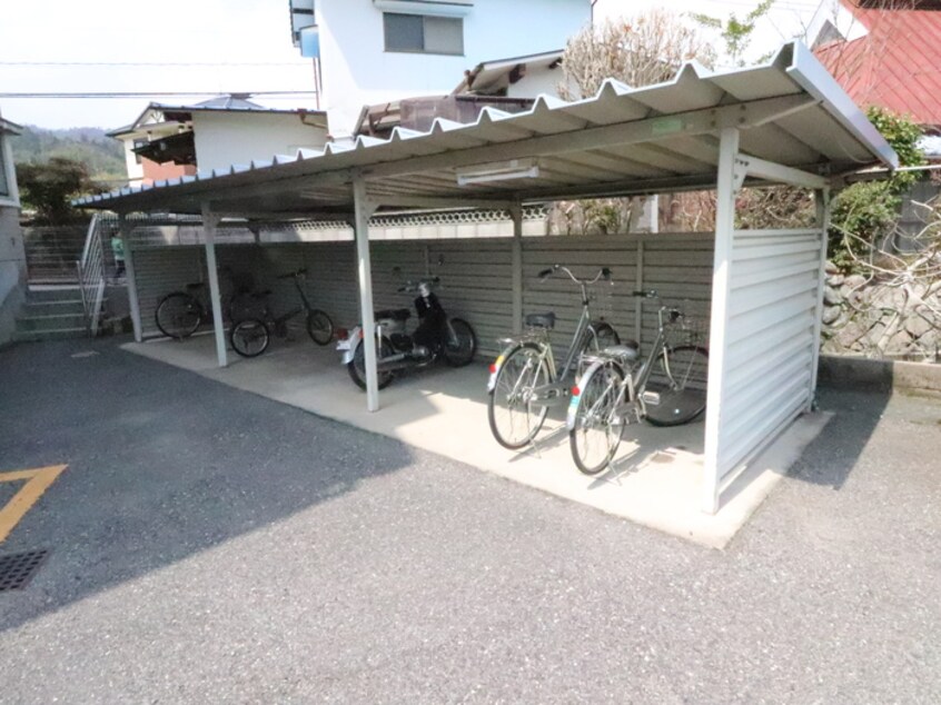 駐輪場 パストラル中郷原