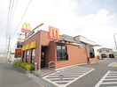 マクドナルド(ファストフード)まで700m シーサイド扇苑A棟