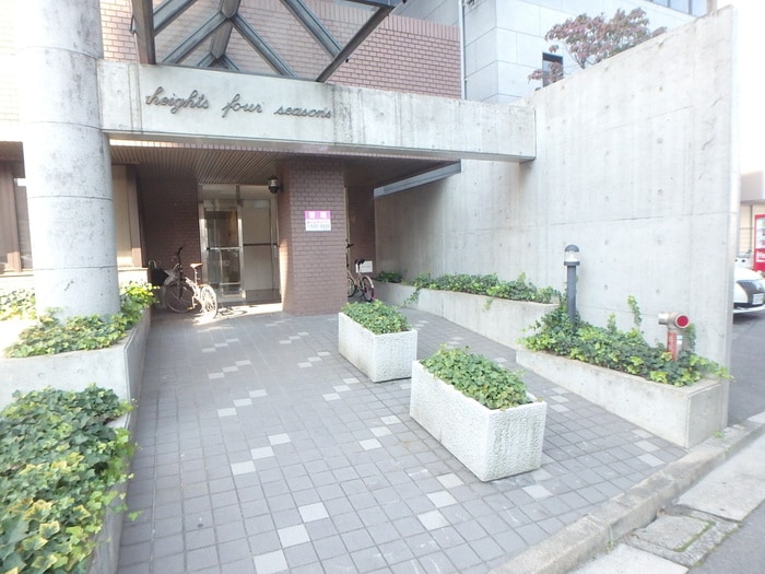 エントランス部分 ハイツフォーシーズンズ