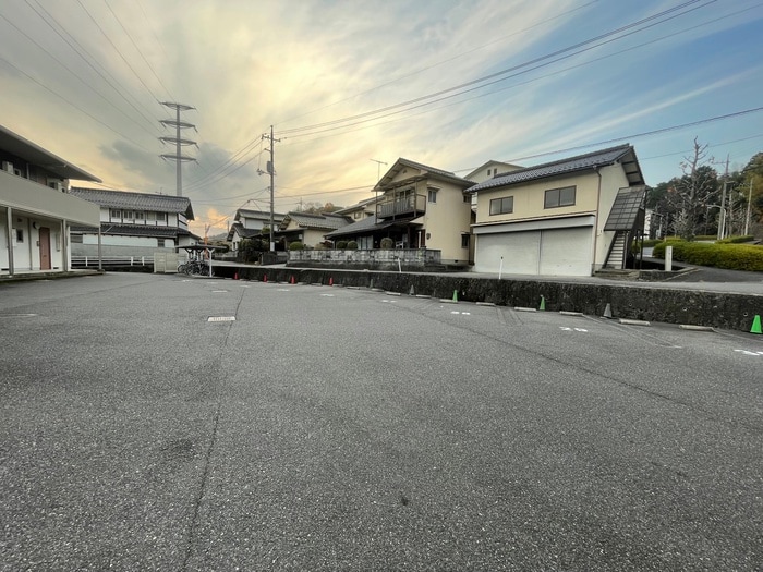 駐車場 ウエストヒルズⅢ番館